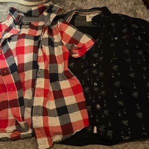2 boys short sleeve button downs